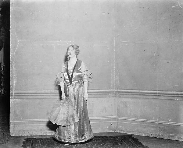 Cathreen Morland. Catherine Countess of Westmorland photographed at the London Coliseum