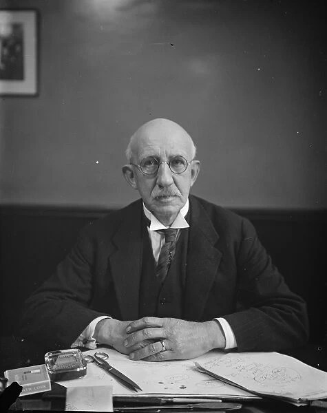 Central News staff. Mr Atkins, House of Commons reporter. 1 December 1929