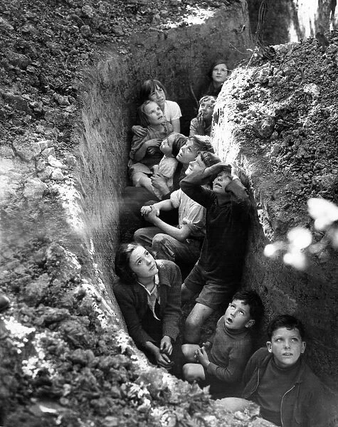 Children of hop pickers watch the Battle of Britain rage overhead, Kent 1940