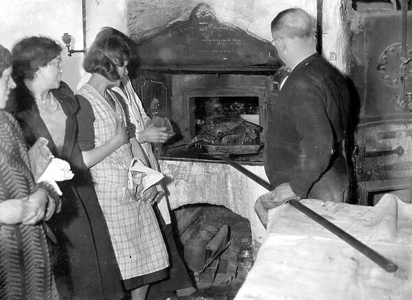 Cooking Dinners 1933