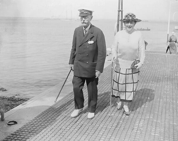 Cowes week opens Mrs Bennett Hasset and Lord Dunraven 1 August 1921