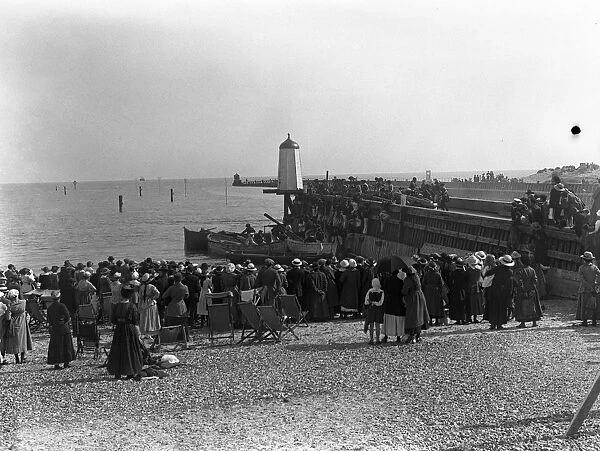 Crowds of spectators watching the filming of Nelson as the actors recreate the