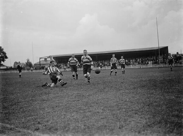 Dartford football. D Fowler, shooting. 1937
