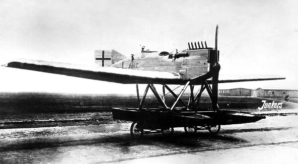 Dornier RsIII 4 x 260 hp Maybach engines. Flying boat. 1916