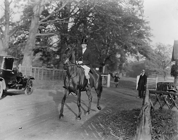 Duke of York at Belvoir Hunt meet at Croxton Park. 23 November 1921
