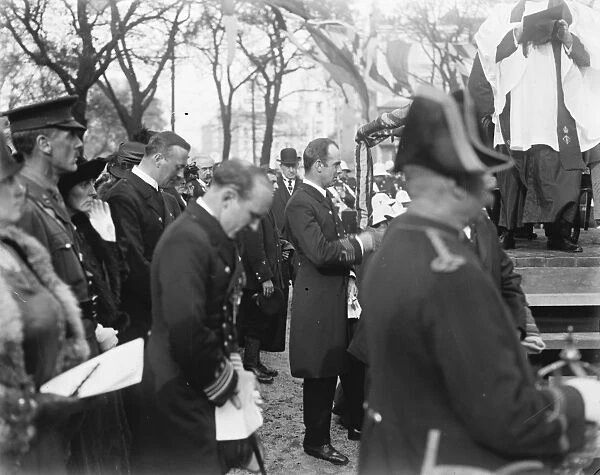 Earl Beatty Unveils Brightons War Memorial Viscount Curzon at the ceremony 7