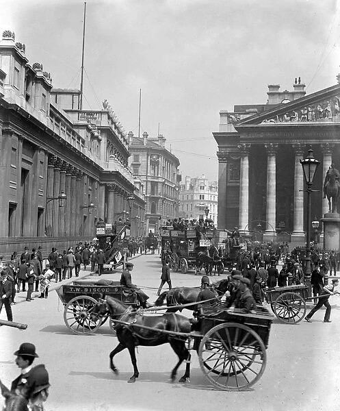 Edwardian London. Horsedrawn traffic by the Royal Exchange in the City of London