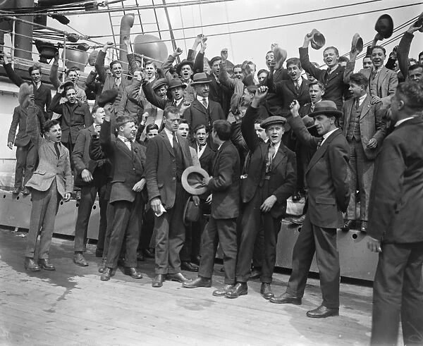 Emigrants leaving Tilbury for Australia on the Large Bay. 10 May 1922