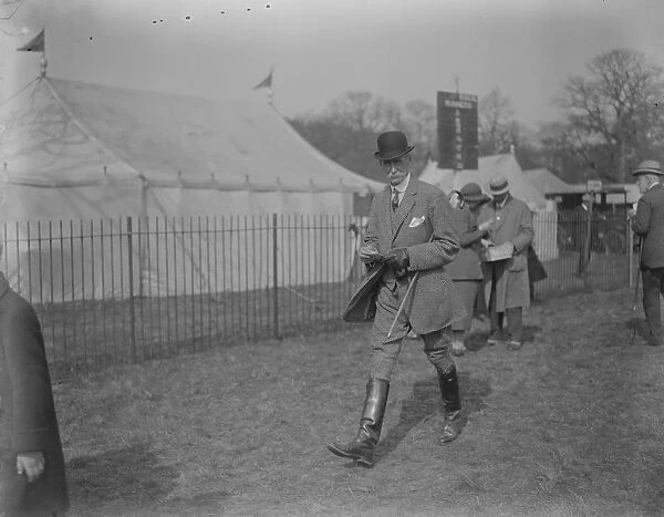 Eridge Hunt steeplechase at Steel Bridge Farm, near Eridge. Lord Henry Nevill