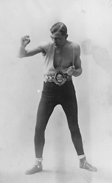 Ernie Izzard in a sparring pose. 1925
