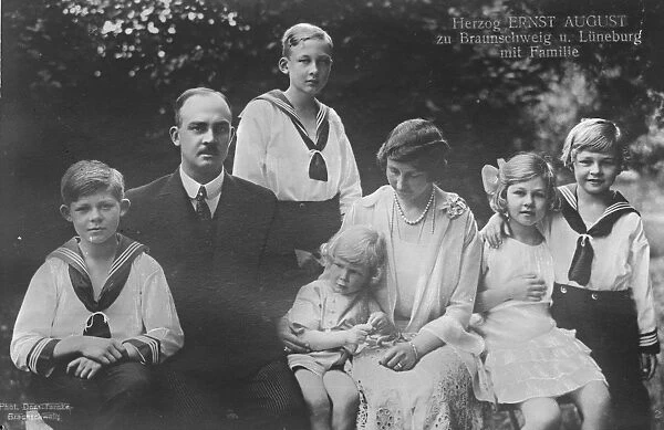 The ex Kaisers only daughter with her husband and children Herzog Ernst August