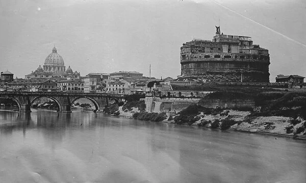 Famous Roman monument menaced by Tiber flood. The Castle of Saint Angelo, showing the Tiber