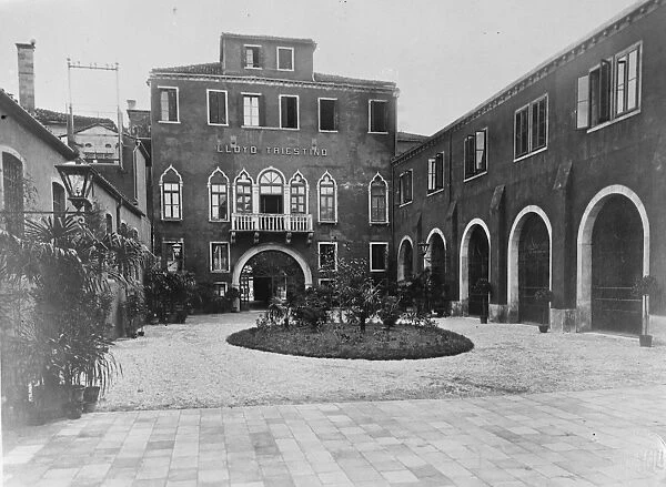 Famous steamship company buys a palace Molin Palac on the Giudecca Canal in Venice