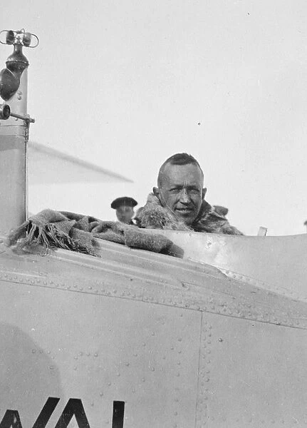 First photographs of the start of the Amundsen Ellsworth Polar Flight Ellsworth