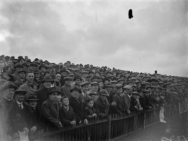 Football. Crowd. 1934