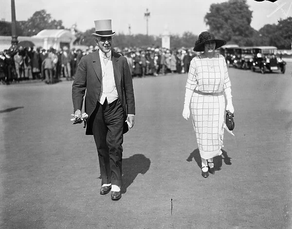 Garden Party at Buckingham Palace Sir A Griffith Boscawen and Lady Boscawen arriving 26