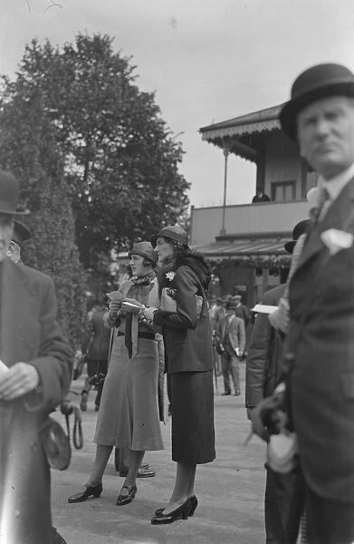 At Gatwick Hon Mrs Beatty and Hon Mrs George Lambton ( right ) 12 May 1933