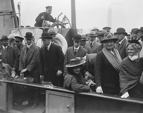 The Great Railway Strike. Scotland to the Thames by boat. Prince Albert and Prince Henry