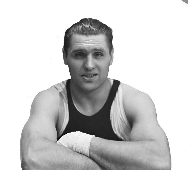 Heavy weight champion of Great Britain. Phil Scott. 1 February 1929