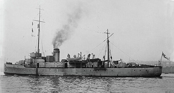 HMS Leamington was a Hunt class minesweeper of the Royal Navy from World War I. She