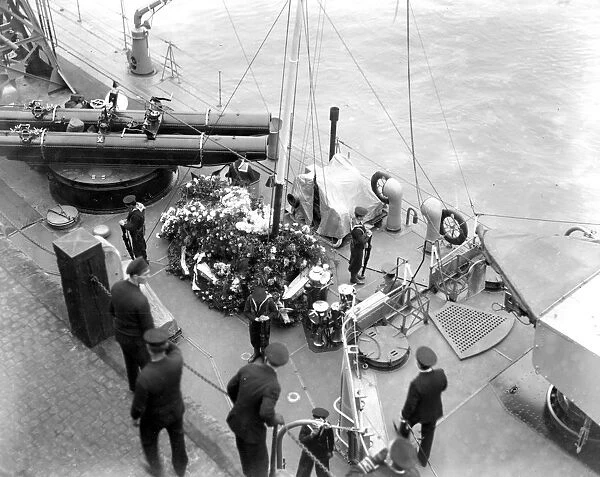 Home coming of Unknown Soldiers on H. M. S. Verdun on way home to England. Photo shows