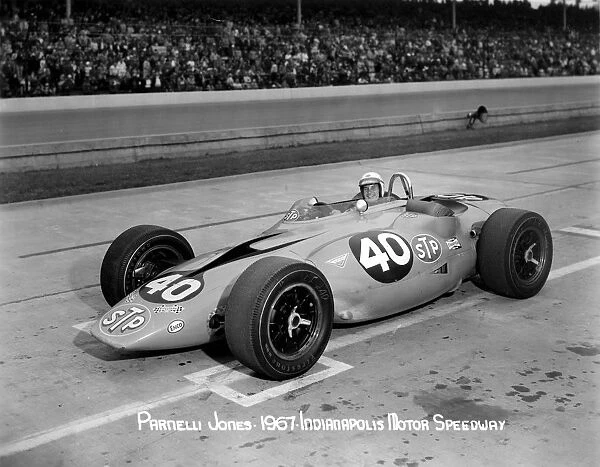 Indianapolis Motor Speedway 1967. Parnell Jones turbine car