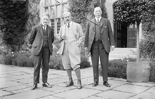 Irish Chiefs at Chequers Mr Cosgrove, President of the Irish Free State, and Sir James Craig