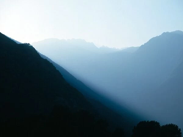 Italy, Val d Aosta ?2006 Charles Walker  /  TopFoto
