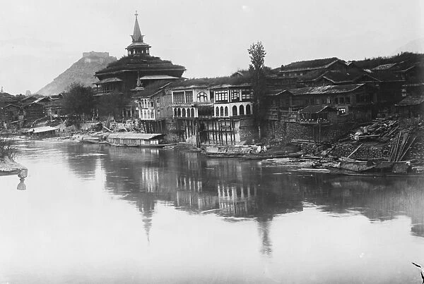 Kashmir, India The city of Srinagar, on the Jhelum river. 4 December 1924