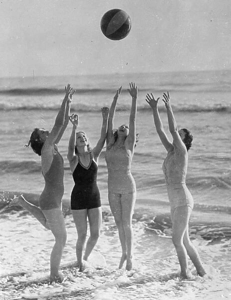 Keeping their eye on the ball. Photo shows: Four of Hollywoods film actresses of