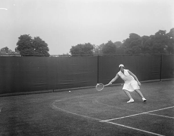 Kent Lawn Tennis championships. Miss Helen Jacobs in play. 10 June 1929