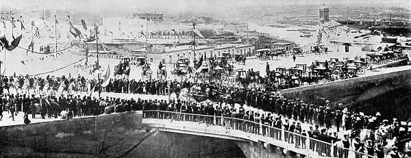 King Edward VIIs arrival at Malta His Majesty passing the Porta Reale Bridge