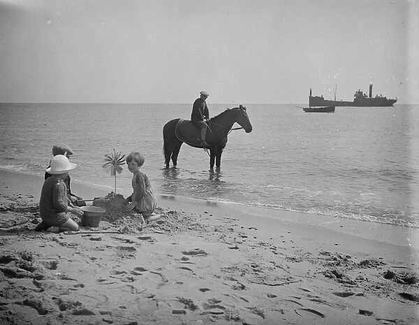 The Kings horse Knight of the Garter undergoing salt water bathing at Great Yarmouth
