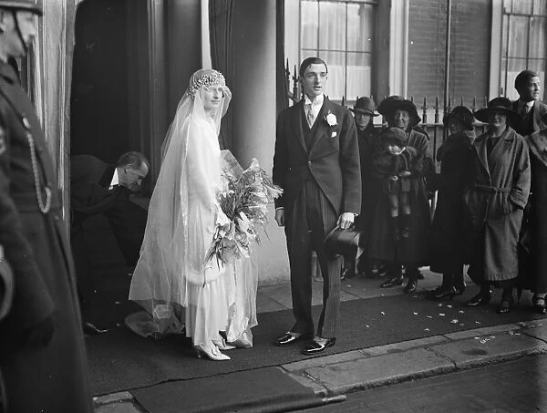 Lady Astors nice weds. The Hon Reginald R Winn and Miss Alice Perkins, niece of Lady Astor