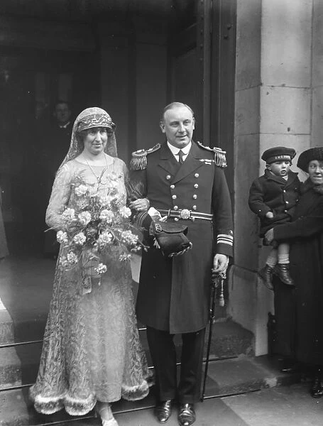 Lady Edward Spencer Churchills cousin weds. The wedding of Lt Com Harold Owen Joyce