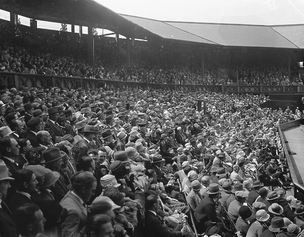 Lawn tennis at Wimbledon. A portion of the vast crowd. 22 June 1927
