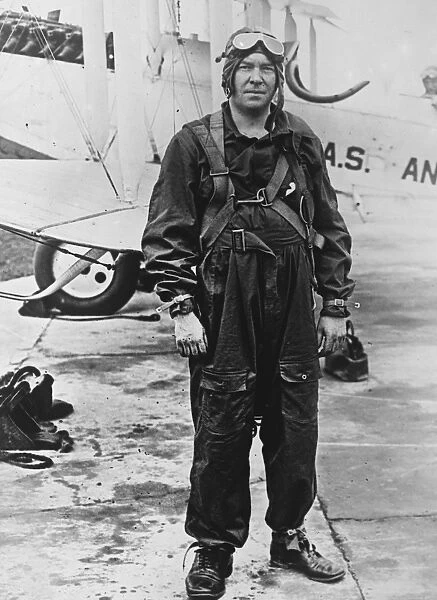 Lieutenant Allen P Snoddy, United States Navy Airforce, who flew from New York