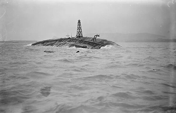 A lighthouse onthe keel of HMS Glatton. Operations on the monitor Glatton have