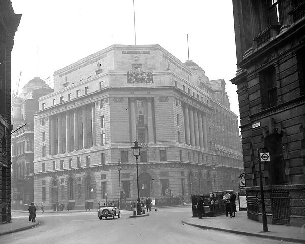 London The national provincial bank building. April 1937