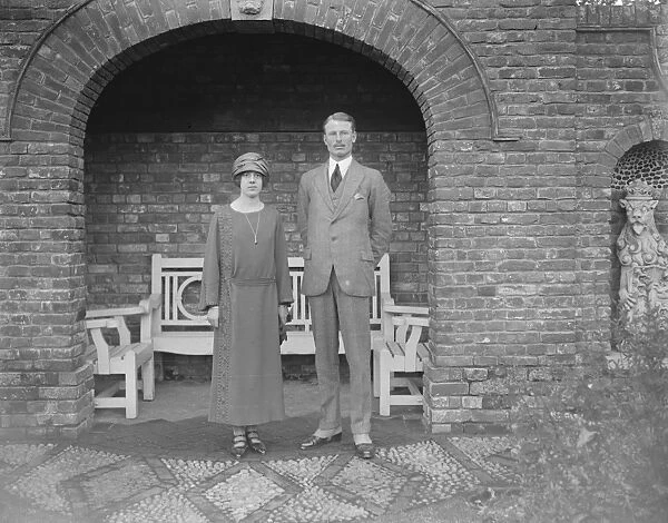 Lord Carnegie and his bride ( Princess Maud ) spend part of their honeymoon at Hull place