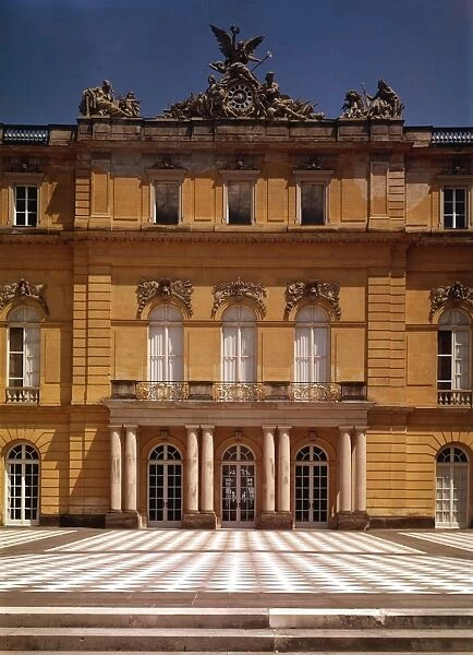 Marble Court Herrenchiemsee - Herrenchiemsee is a complex of royal buildings on the Herreninsel