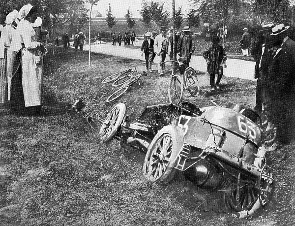 Marcel Renaults car crashes into a ditch. 1903