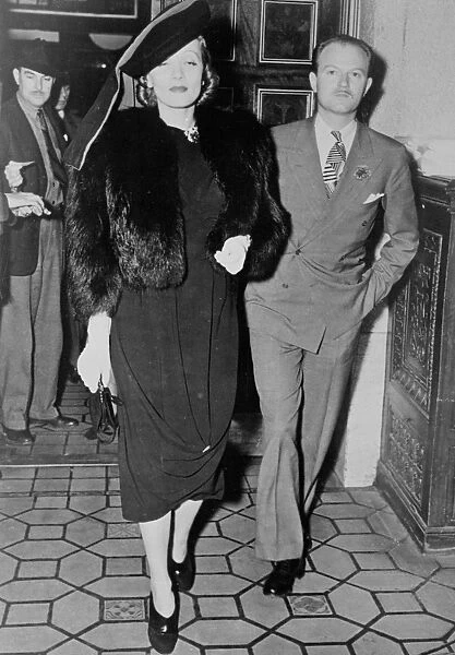 Marlenes Turban fashion, at Hollywood Premiere. Marlene Dietrich, the film actress