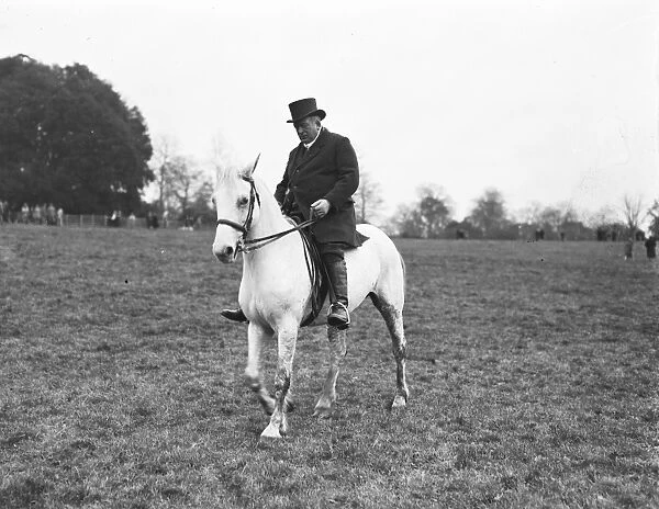 Meet the New Forest Staghounds Sir G Thursby, the Master at the meet 20 November 1922