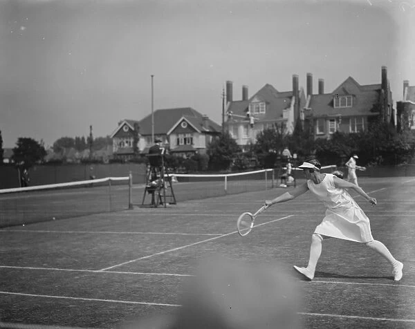 Middlesex tennis championships at Chiswick Park. Mrs Beamish in play. 26 May 1927