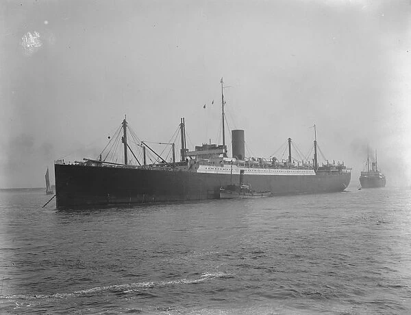 Minnekahda, All one class liner sails from Tilbury for New York 16 May 1925