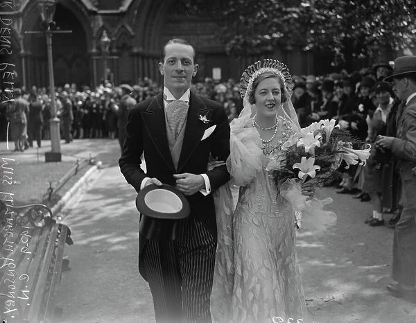Miss Elizabeth Ponsonby weds Mr Denis Pelly at St Margaret s, Westminster. 5