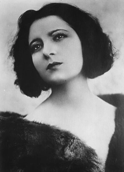 Mlle Raquel Meller. The Famous singer. 10 December 1927