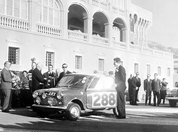 Monte Carlo, Moraco: Morris car 288 and the driver and co-driver R Aaltonen and T