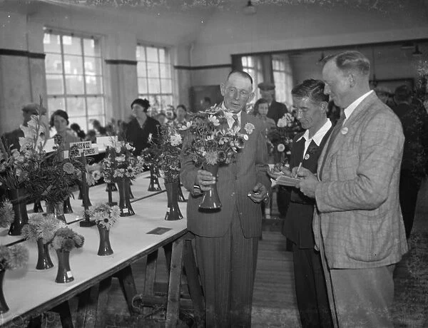 The Mottinngham Fete Flower Show in Kent. 1938
